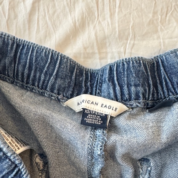 American Eagle Denim Ruffle Hem Women's Shorts - Picture 2 of 4